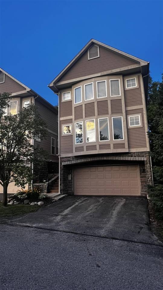 217 Old Creek Drive, Saline, MI 48176