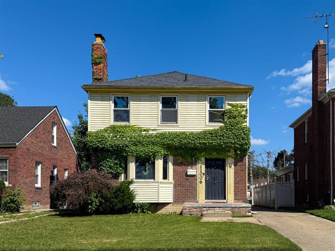 11006 Roxbury Street, Detroit, MI 48224-1793