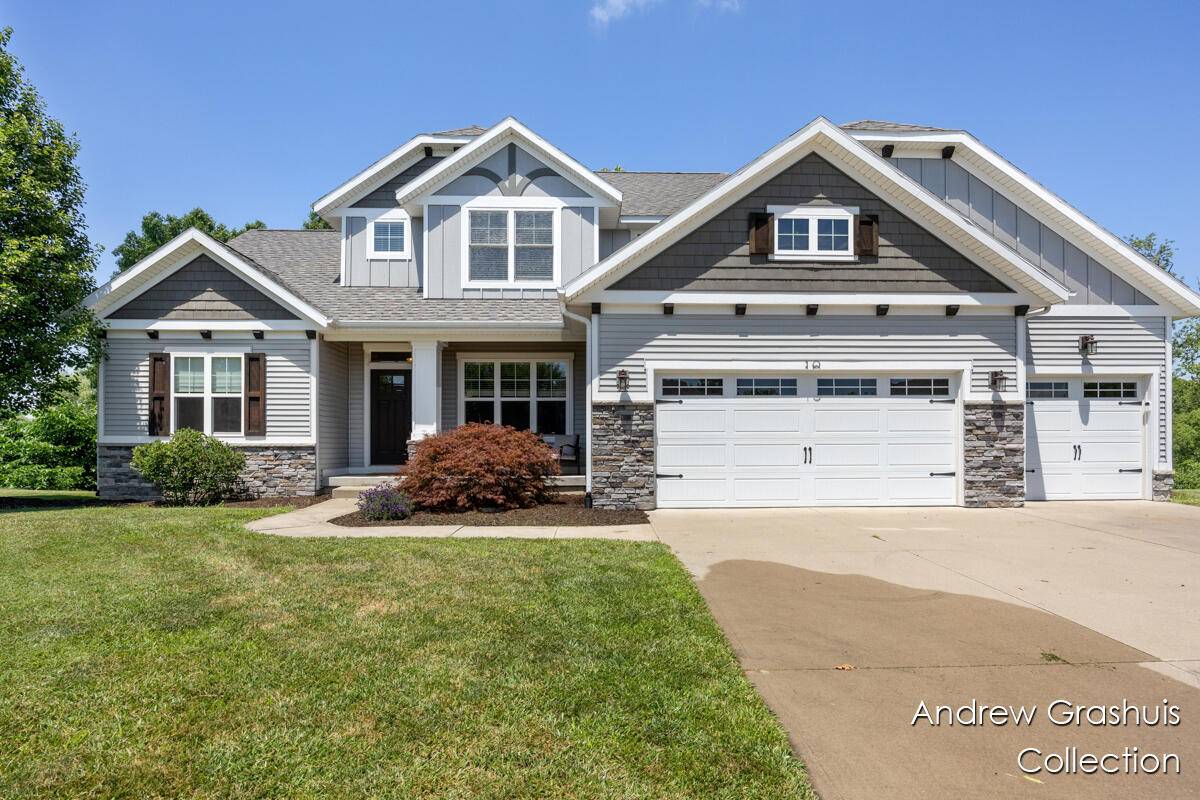 10 Fox Point Court, Ada, MI 49301-9263