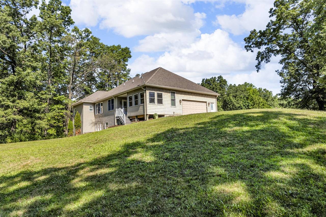 Jackson, MI 49201,2128 Scenic Hills Drive
