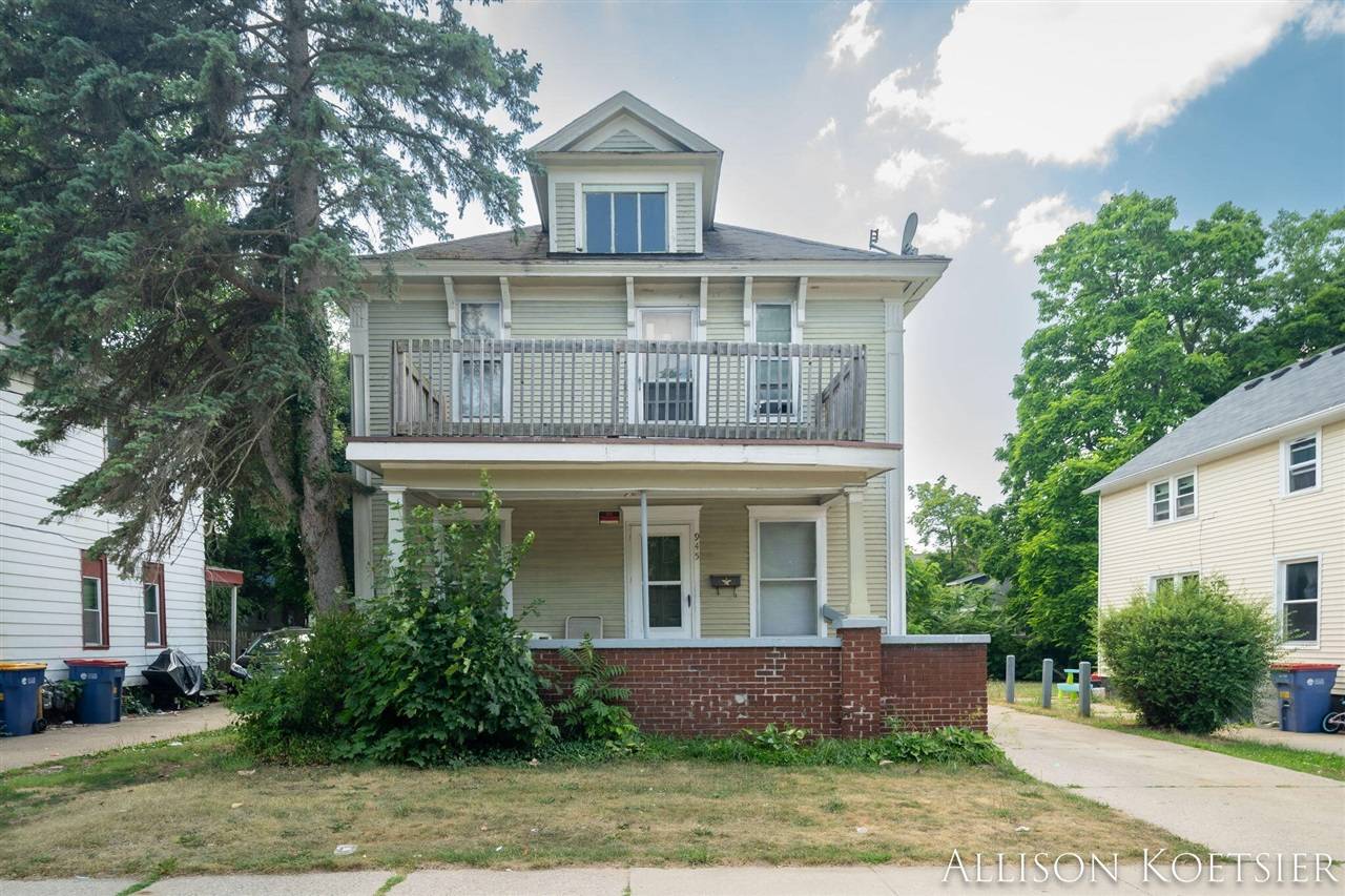 945 Kalamazoo Avenue, Grand Rapids, MI 49507