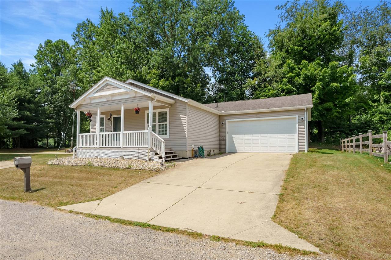 54438 River Birch Drive, Eau Claire, MI 49111-9563