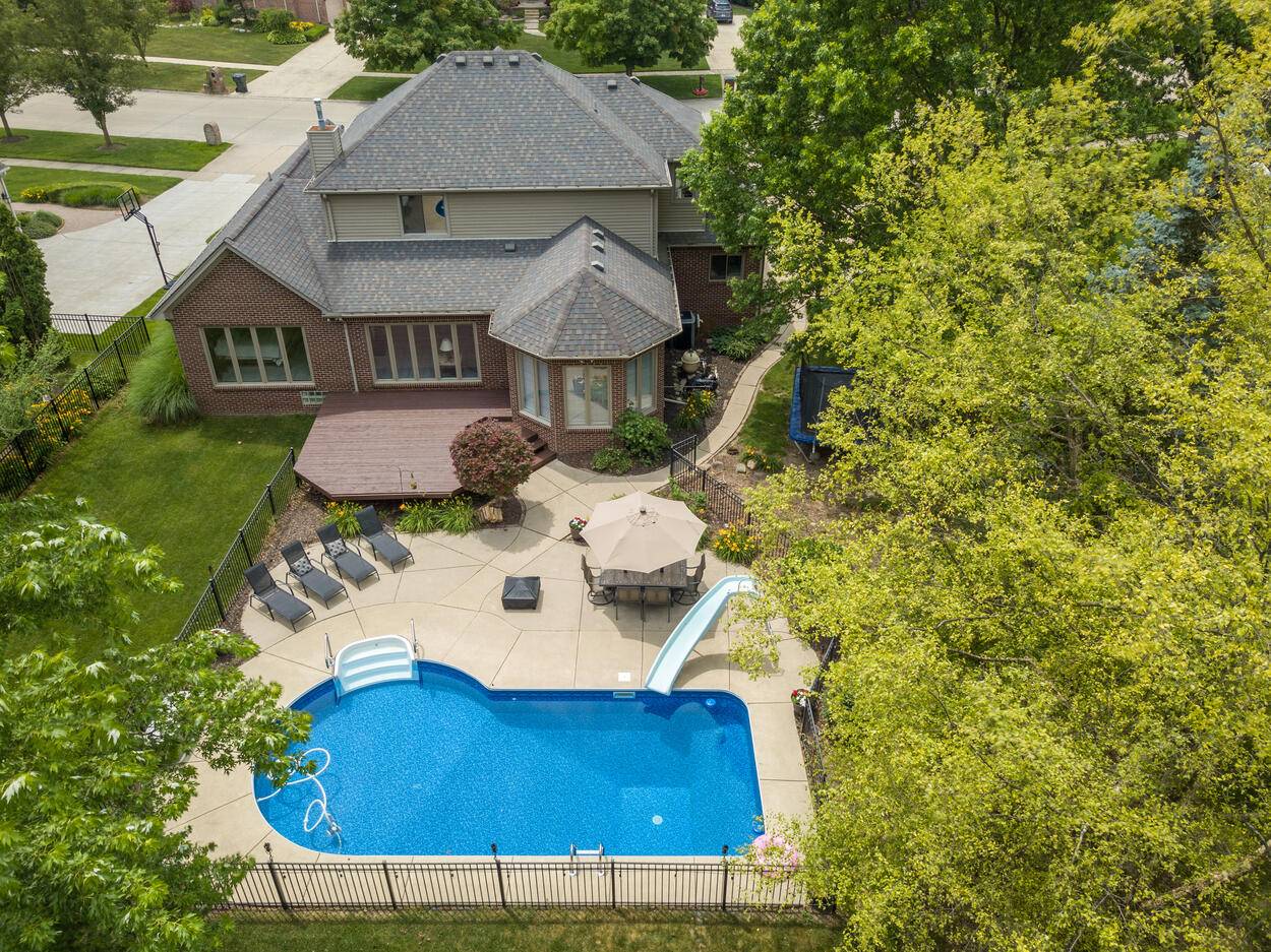 Shelby Twp, MI 48317,49112 White Mill Drive