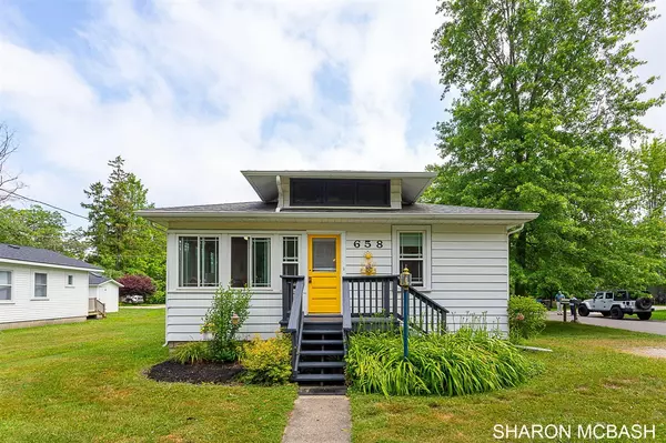 658 Allegan Street, Saugatuck, MI 49453