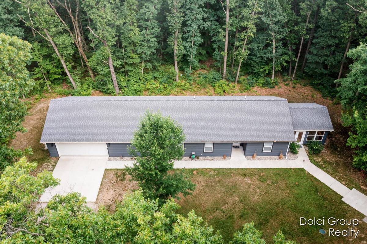 8919 Buckhorn Drive, Howard City, MI 49329