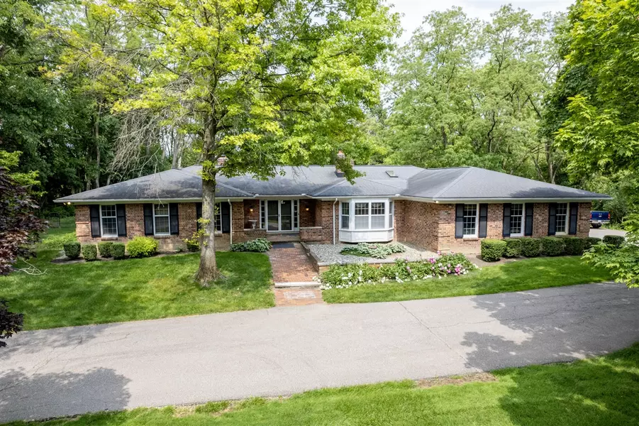 144 Barton North Drive, Ann Arbor, MI 48105-1014