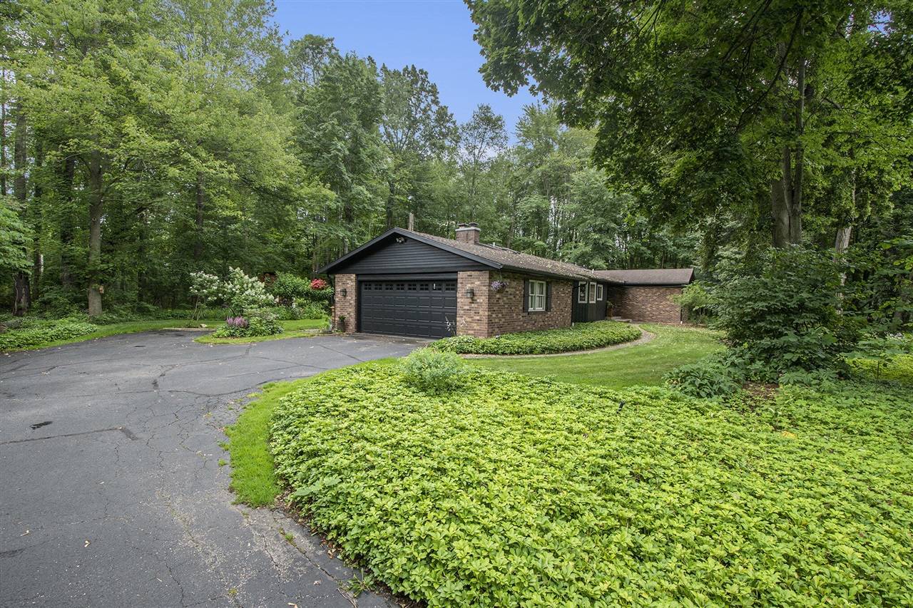 1910 Forest Shores Drive, Grand Rapids, MI 49546