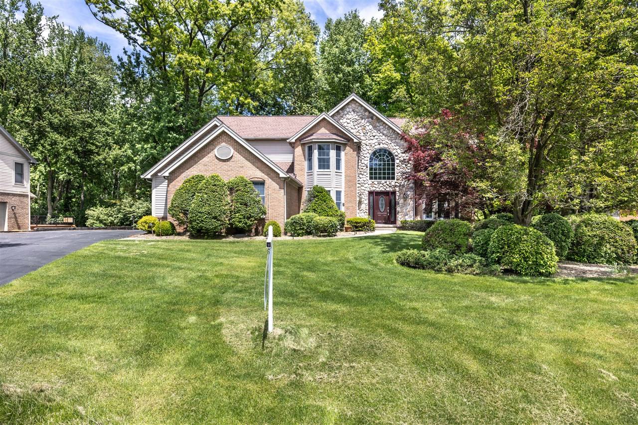 5521 Lohr Lake Drive, Ann Arbor, MI 48108-8559
