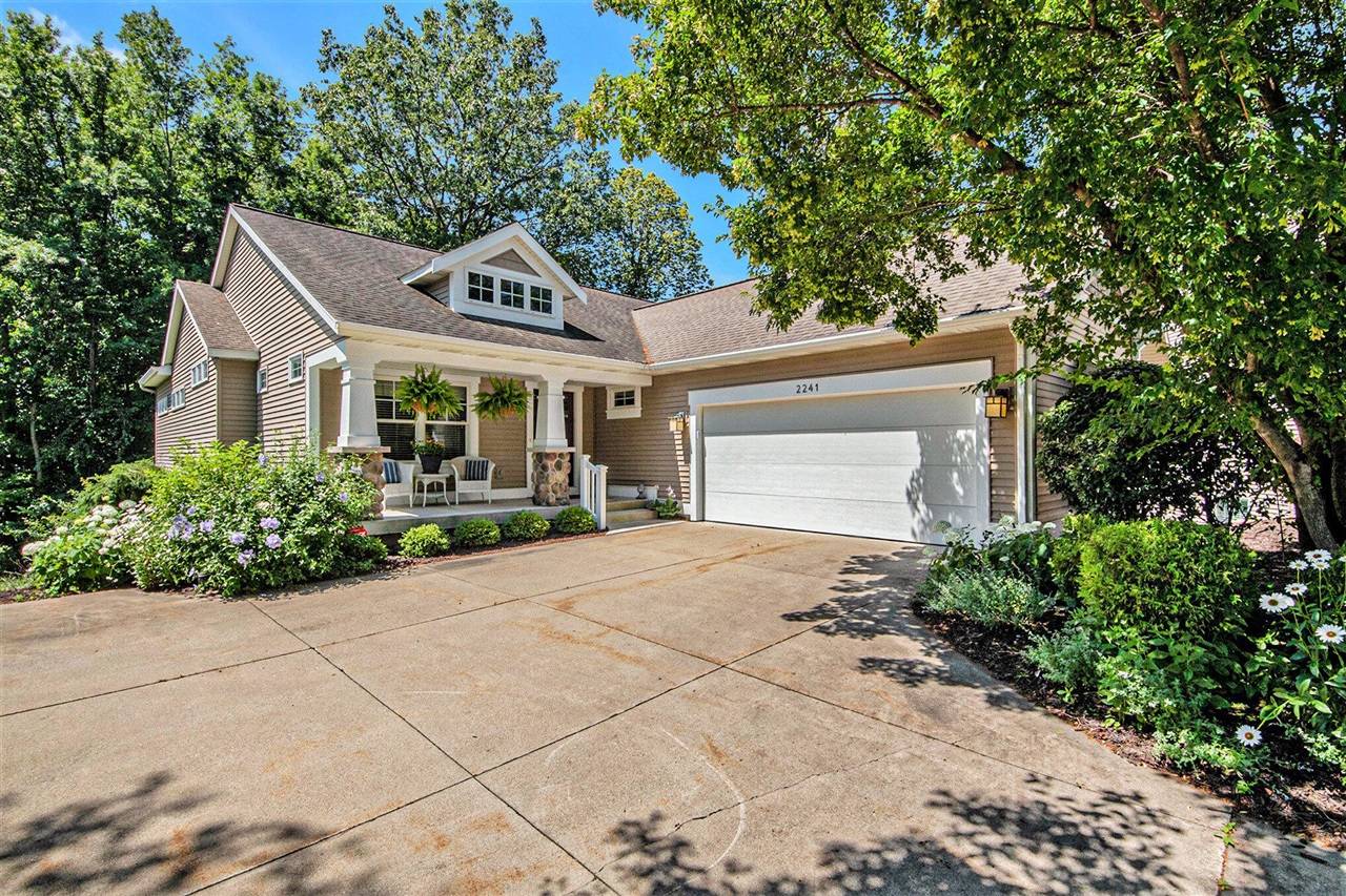 2241 W Greenstone Drive, Grand Rapids, MI 49546-2446