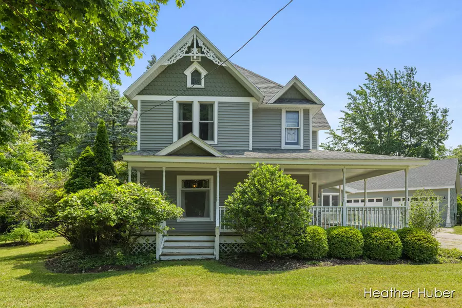157 N Main Street, Douglas, MI 49406-5214