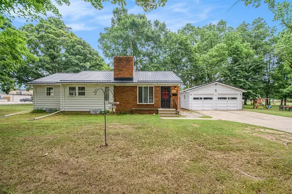 Greenville, MI 48838-2406,702 S Cedar Street
