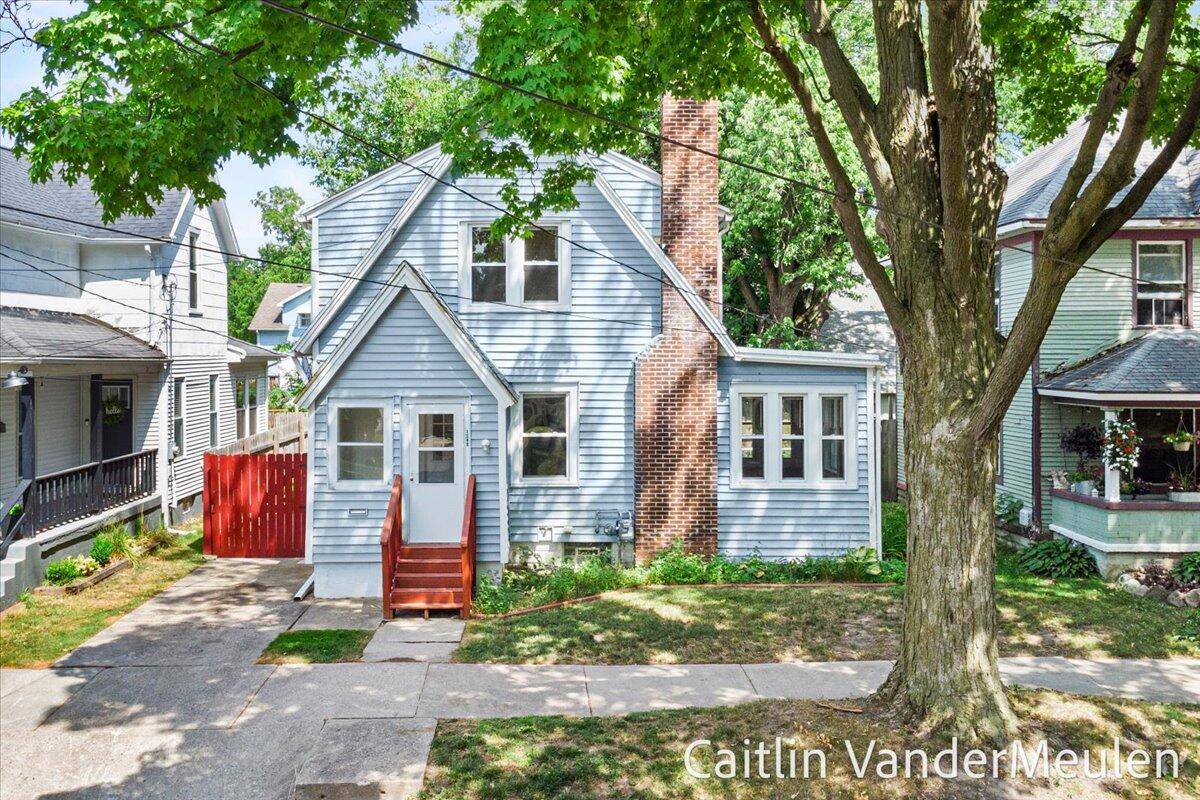 1340 Ashland Avenue, Grand Rapids, MI 49505-5280