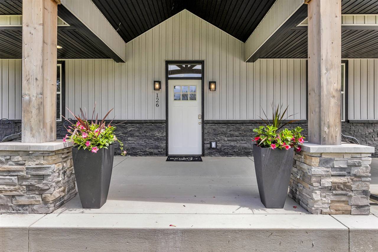 126 Kingsbury Drive, Brooklyn, MI 49230