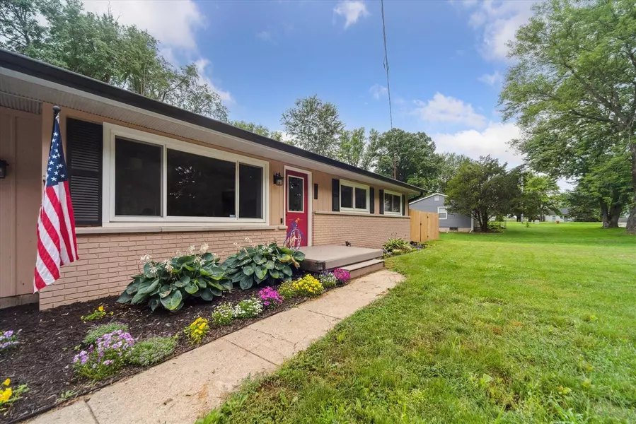 317 Circle Drive, Marshall, MI 49068-1910