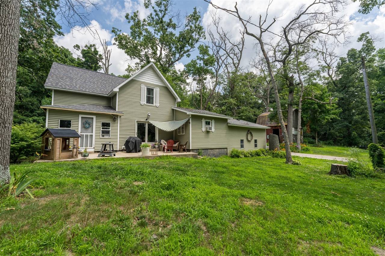 73541 39th Street, Paw Paw, MI 49079-9792