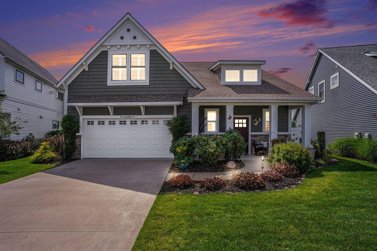 1002 S Cove Circle, Whitehall, MI 49461-8604