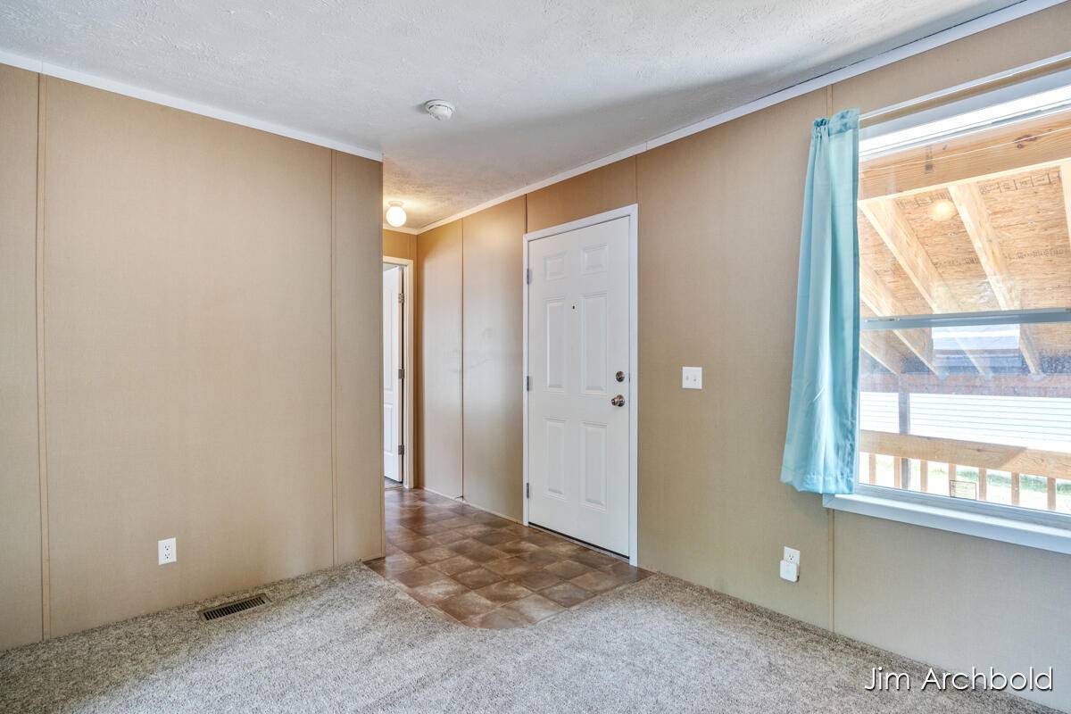 Fremont, MI 49412,927 W Lake Drive