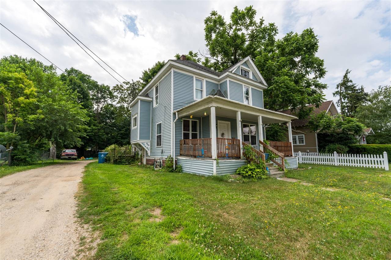 211 W Delaware Street, Decatur, MI 49045-1104