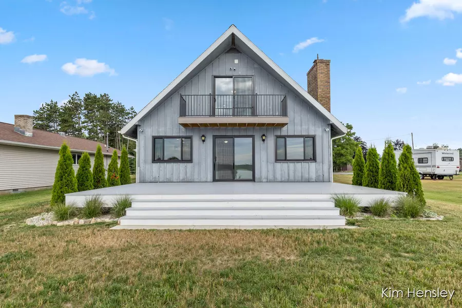 8686 Tecumseh Trail, Howard City, MI 49329-9581