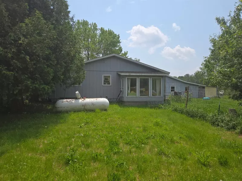 1976 19 Mile Road, Barryton, MI 49305-9728