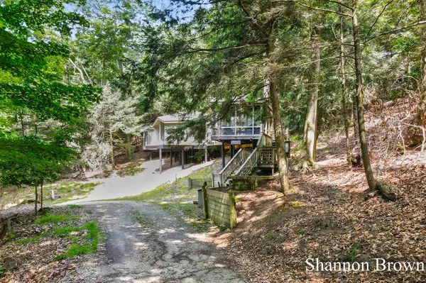 Montague, MI 49437,10304 Lost Valley Rd
