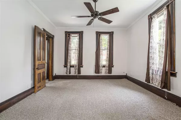 Marshall, MI 49068-1669,518 E Michigan Avenue