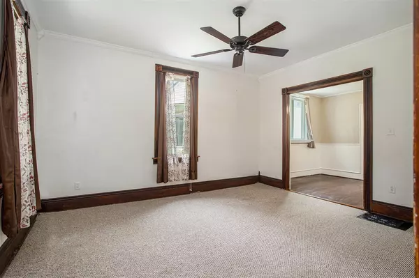 Marshall, MI 49068-1669,518 E Michigan Avenue