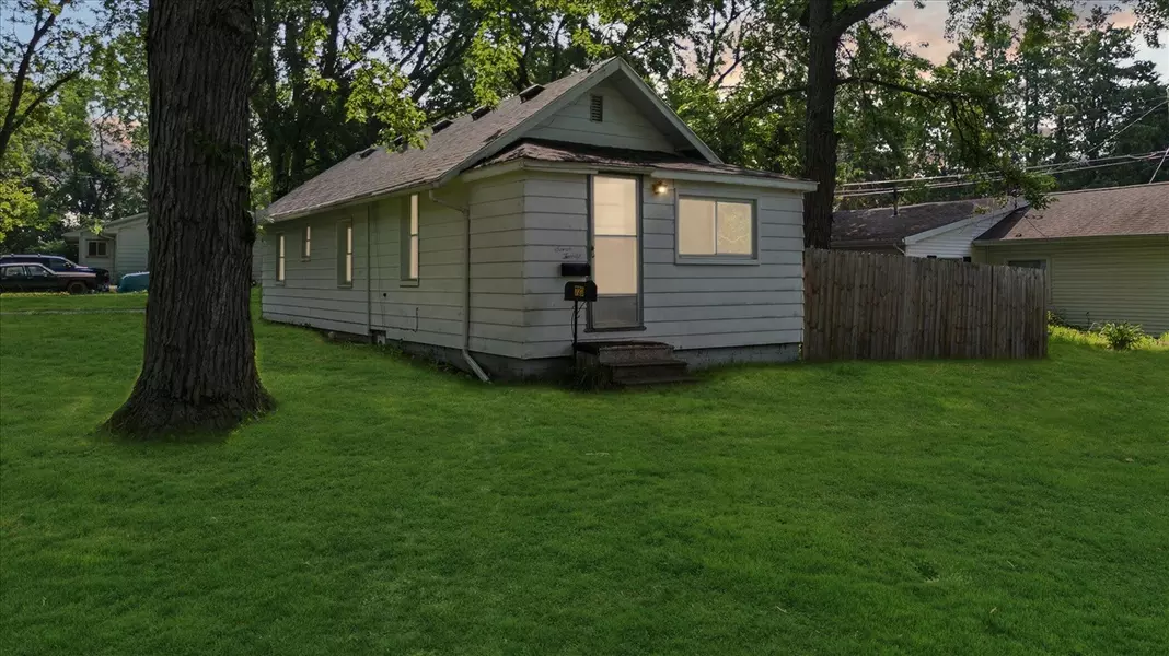 720 Pennsylvania Avenue, Alma, MI 48801-2041