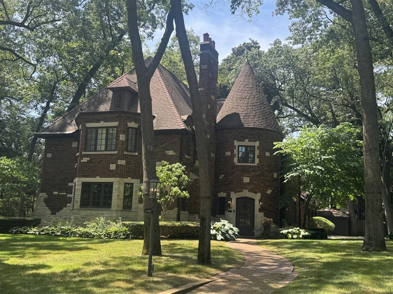 935 Cambridge Drive, Grand Rapids, MI 49506-3359
