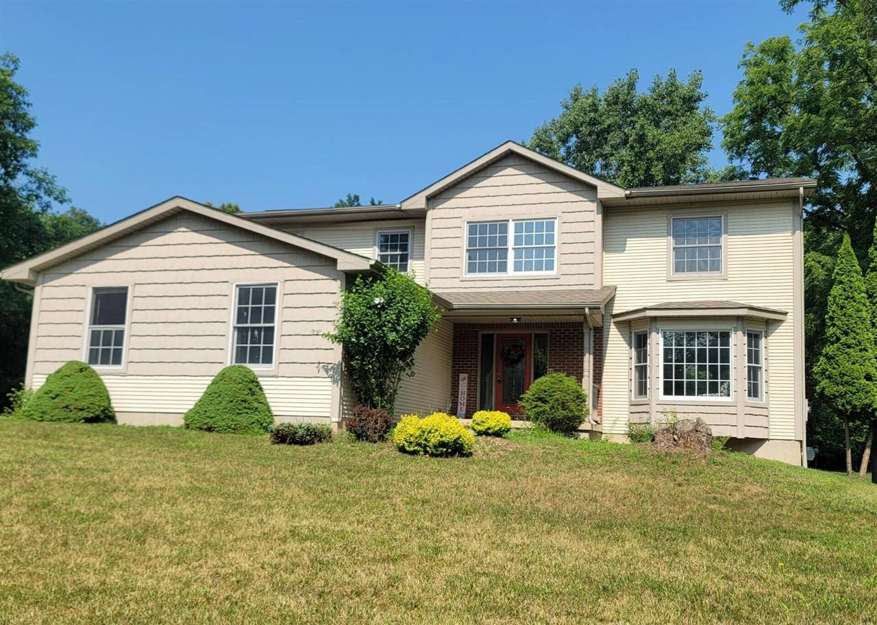 5900 Mary King Drive, Jackson, MI 49201-8358