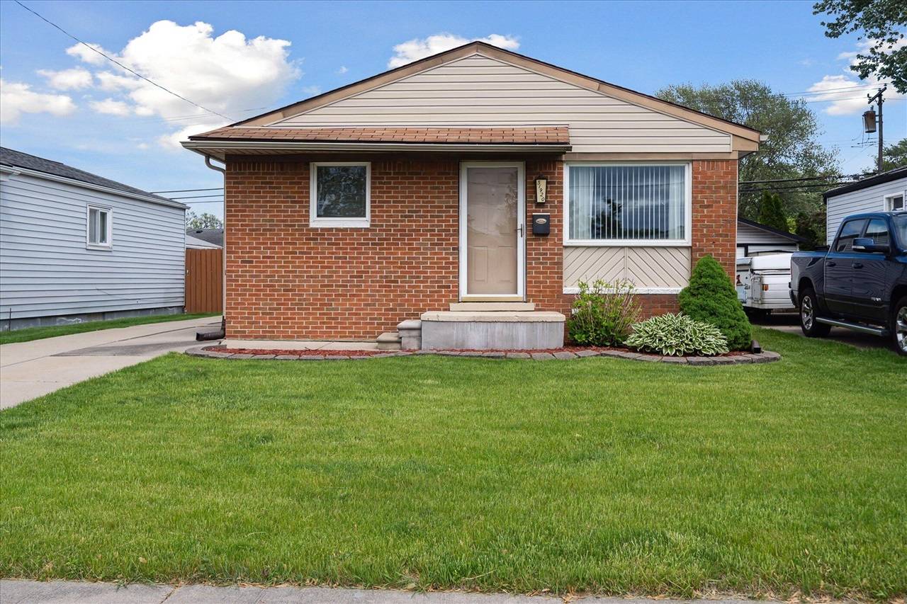 Saint Clair Shores, MI 48082,31920 St Margaret