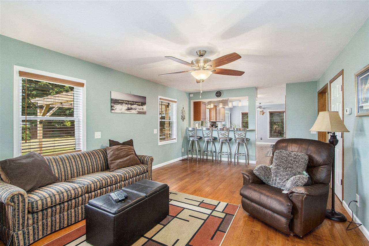 Paw Paw, MI 49079-8617,34522 Terrace Court