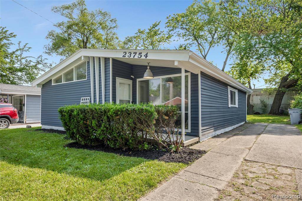 Hazel Park, MI 48030-1621,23754 Melville Avenue