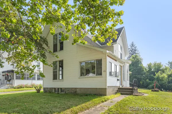 430 N State Street, Ionia, MI 48846-1427