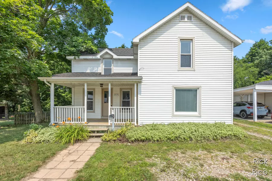 447 Divine Highway, Portland, MI 48875-1234