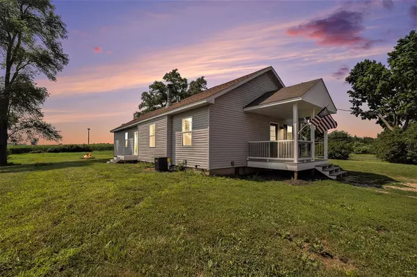 19494 Division Drive, Marshall, MI 49068