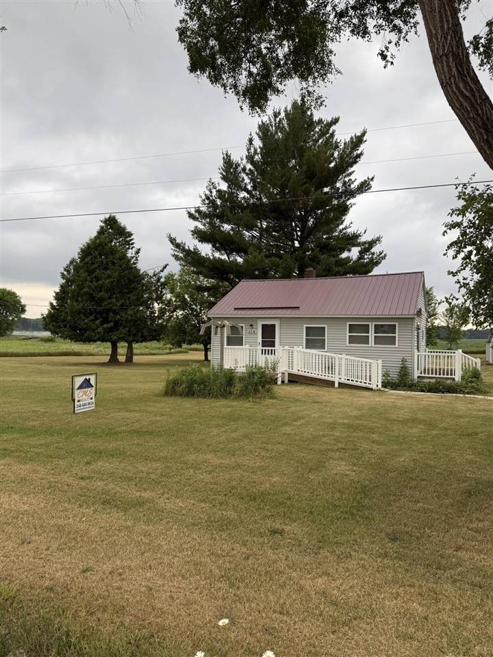 5516 Hoover Road, Barryton, MI 49305-9314