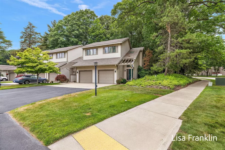 17879 Hidden Dunes Lane, Spring Lake, MI 49456