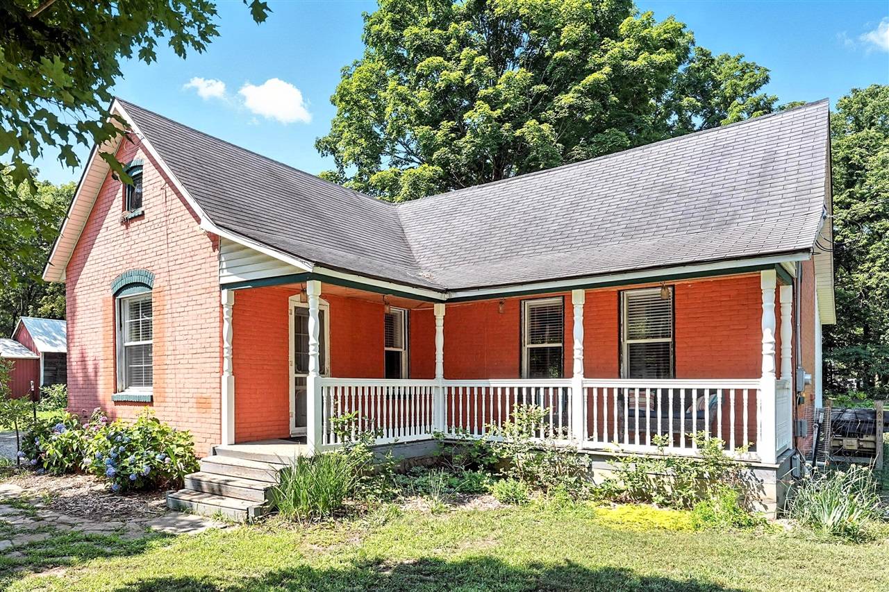 121 Adams Street, Allegan, MI 49010-1001