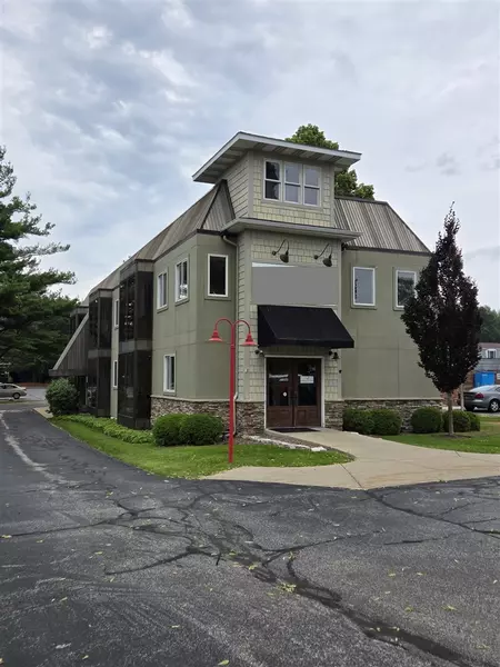 1014 S Beacon Boulevard, Grand Haven, MI 49417-2614