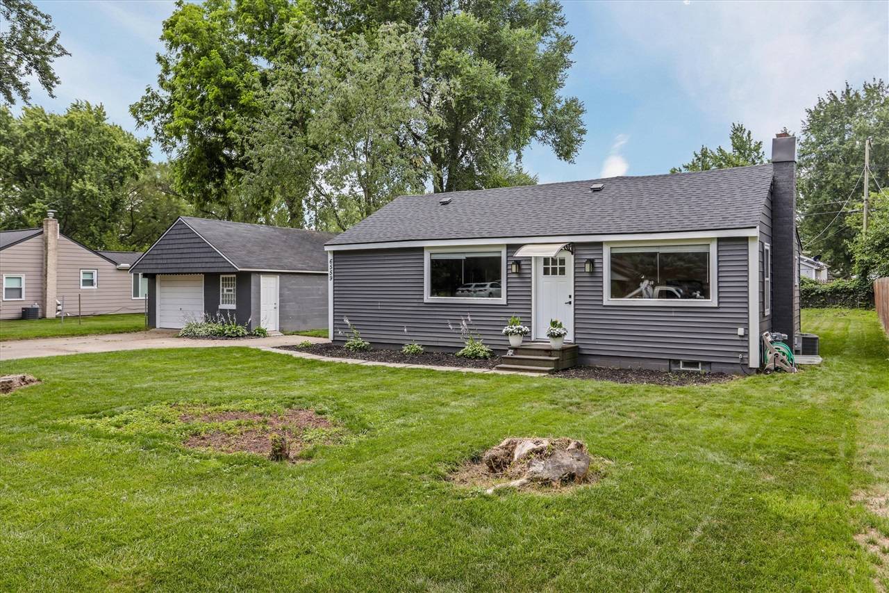 6559 Saline Drive, Waterford, MI 48329-1251