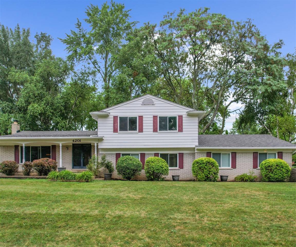 4201 Claire Drive, West Bloomfield, MI 48323-2815