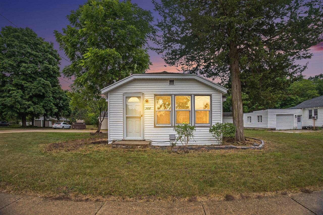 368 W Barton Street, Newaygo, MI 49337-8839
