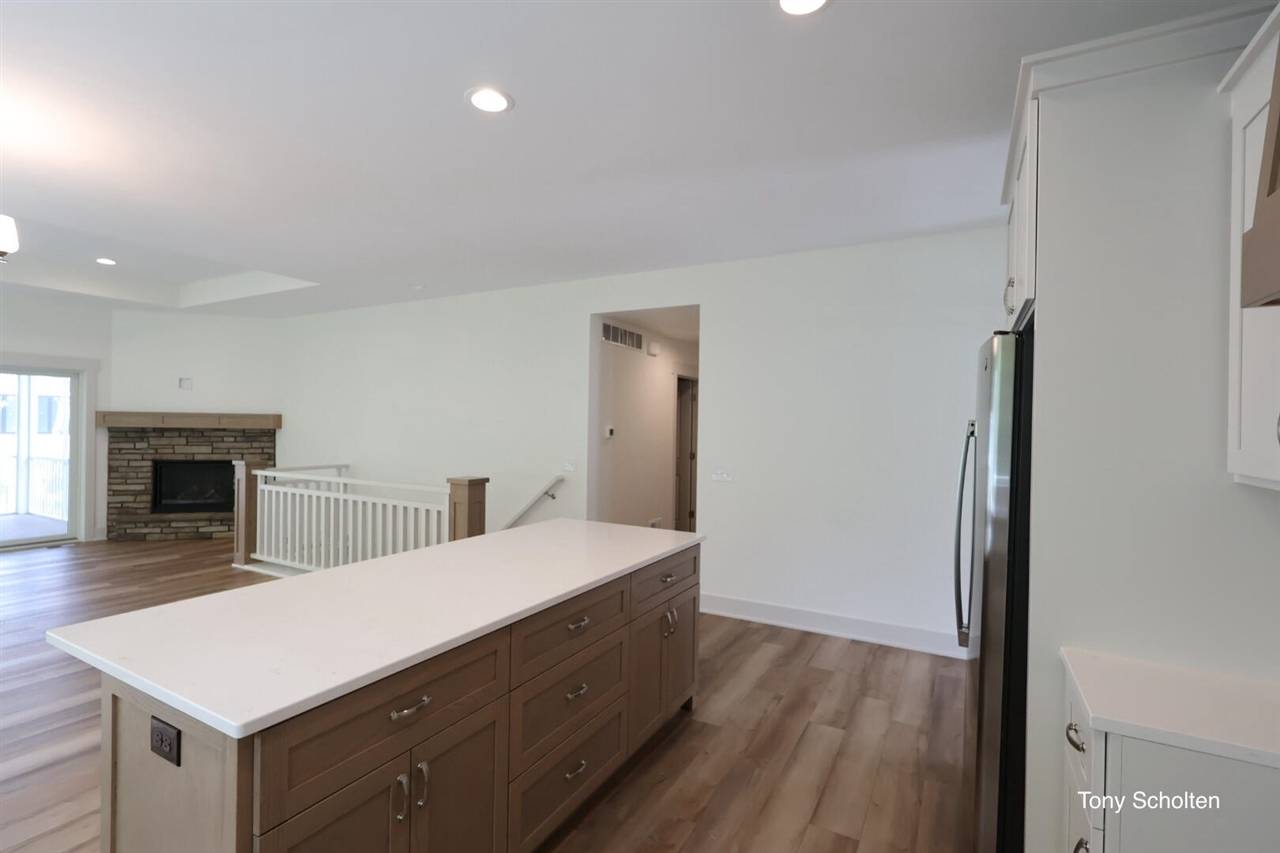 Hudsonville, MI 49426-6800,5157 Blendon Meadow Circle