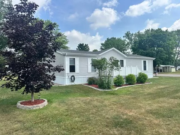 5 Cottonwood Avenue, Cedar Springs, MI 49319