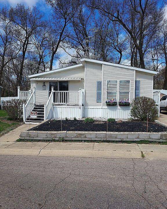 8962 Woodland Avenue Avenue, Kalamazoo, MI 49009