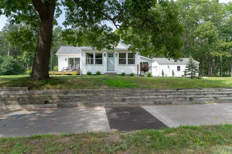 15465 Leonard Road, Spring Lake, MI 49456-9101