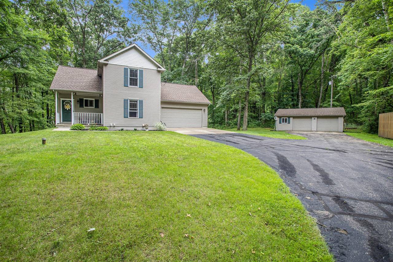 10950 W W, Bellevue, MI 49021-9527