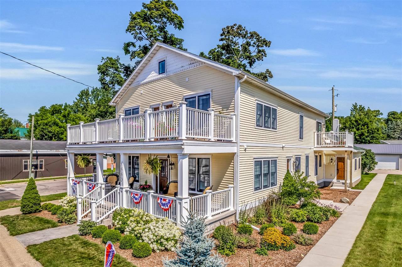 4880 Main Street, Onekama, MI 49675
