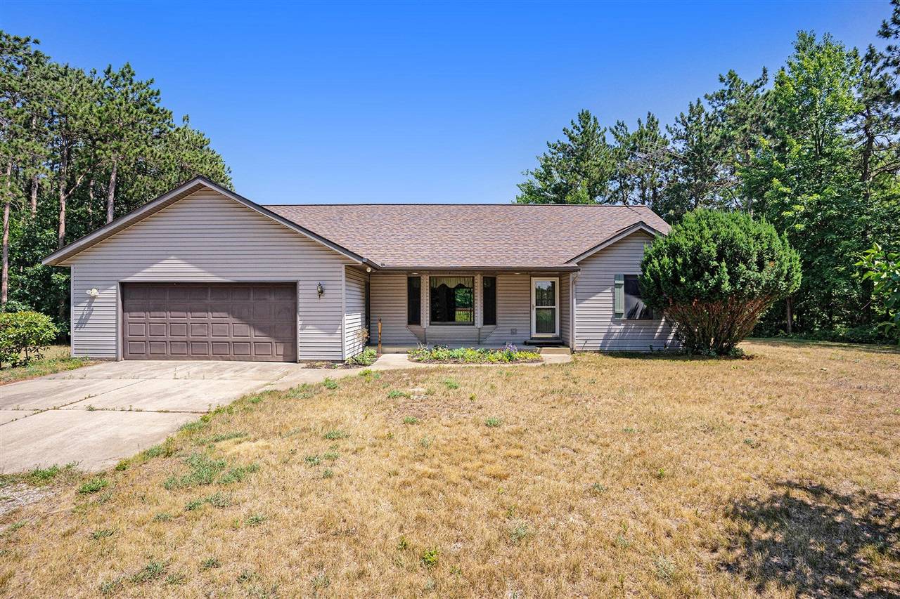 6060 152nd Avenue, West Olive, MI 49460-8810